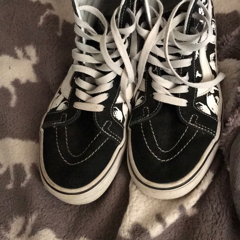 Shoes - Picture 2 of 4